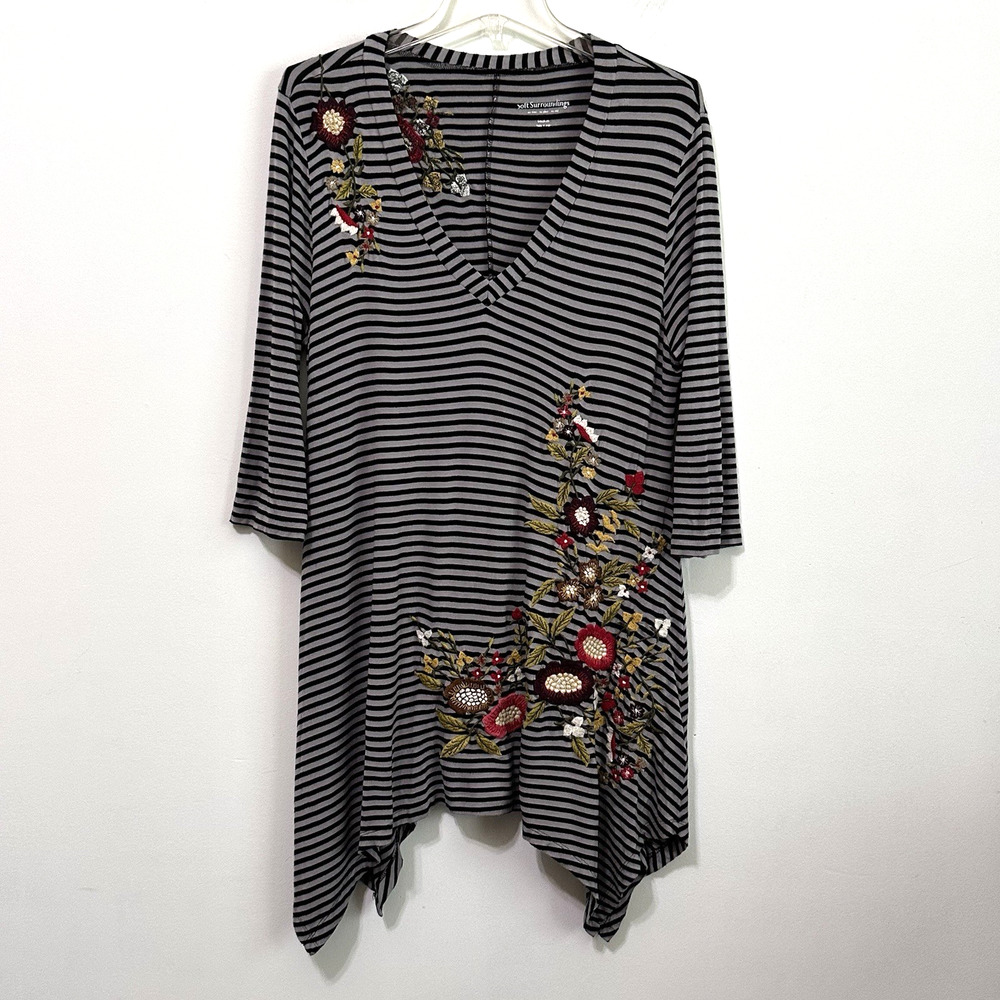 Soft Surroundings Tunic Top M Gray Stripe Embroidered Shark Bite Hem Soft FLAW